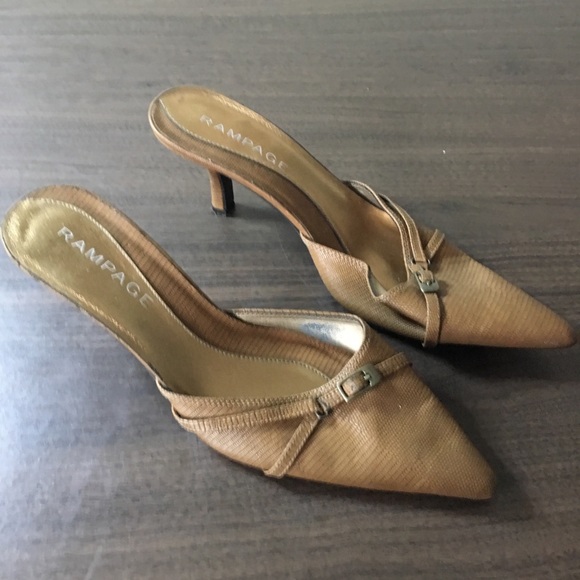 RAMPAGE TAN POINTY HEELS - Picture 3 of 5